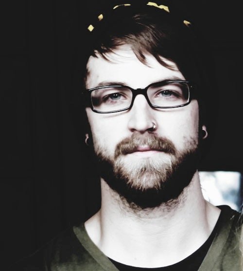 Happy birthday Jeremy Davis 
32 anos! !! Créditos de: 