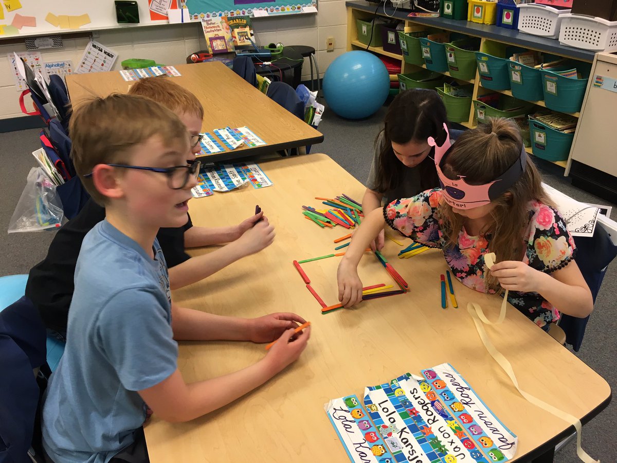 sterkel2ndgrade's tweet photo. #100thdayofschool #STEM Popsicle Challenge! #kaneland302 @LightUpLiteracy @KanelandKST @Kaneland302 https://t.co/VNf7DybVC3