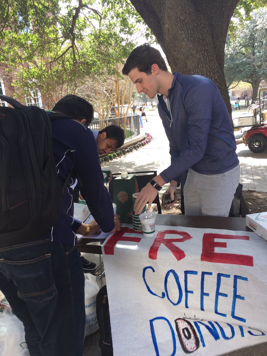 SMUsenate's tweet image. Come out to HT Bridge #StudentConcerns #FREEfood