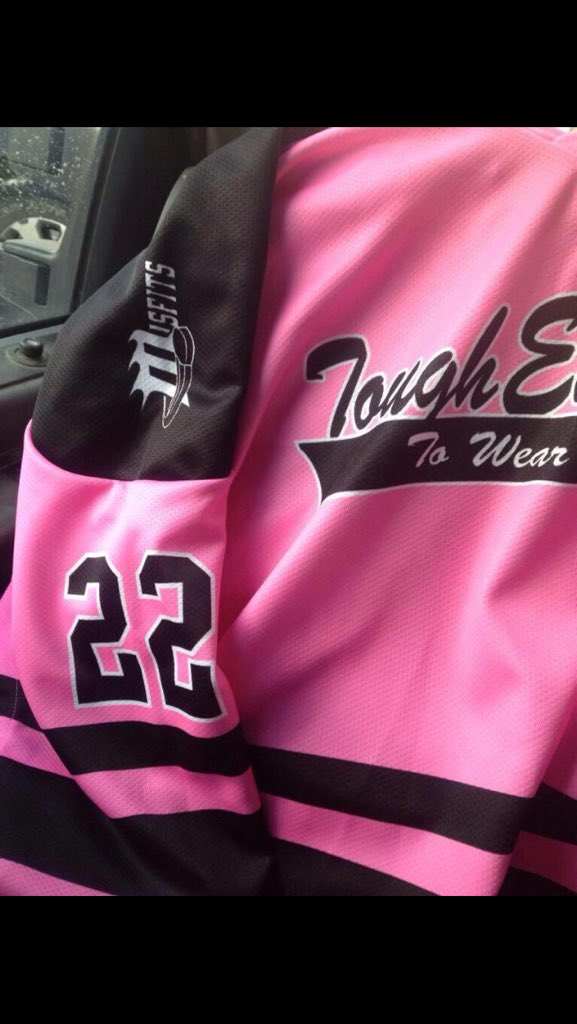 Our Tough Enough To Wear Pink charity tourney in Neilburg is on Mar 11/12..door prizes..beer gardens..horse racing..Its a great time 🍻