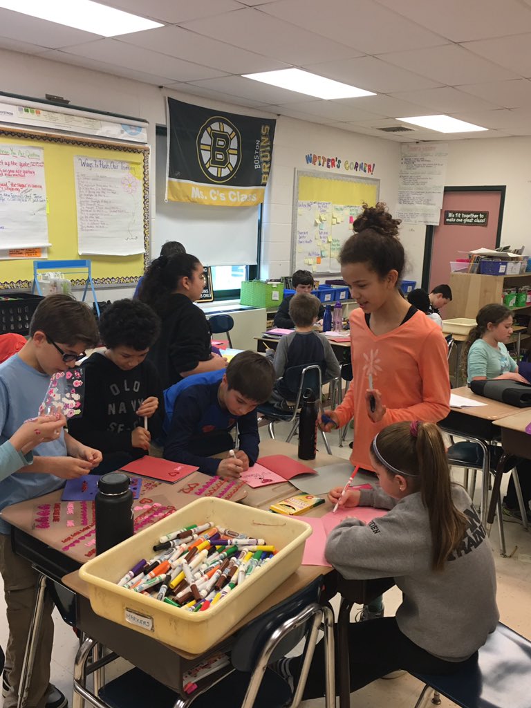 MrsPezzulloBRMS's tweet photo. Making Valentines for our wonderful Veterans! Thank you for all you do for our country! #BRMSROCKS https://t.co/fF7o1kN8yF