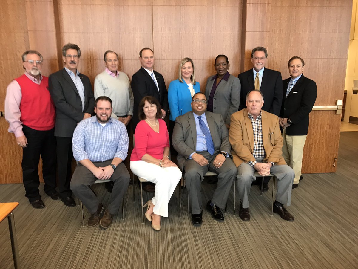 Deb_Varallo's tweet photo. Leadership Middle TN alums gather for photo at Cumberland Region Tomorrow board mtg/retreat. #leadmt @LeadMT @crtomorrow #regionalism https://t.co/V3zg8PzOFa
