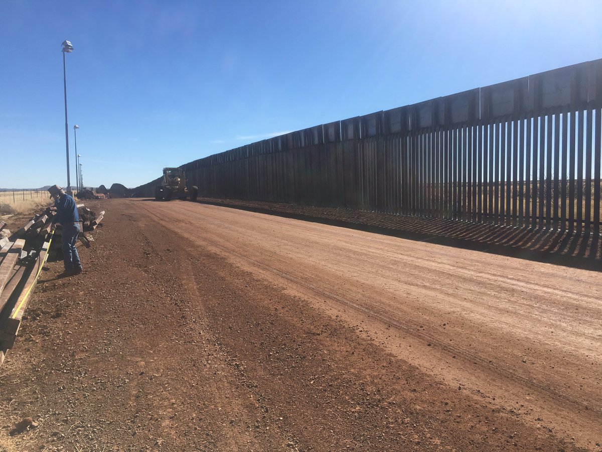 Garrison_Murphy's tweet photo. At the border at the Ladd and Ladd ranch today for @cronkitenews https://t.co/EPEV0yLSdi