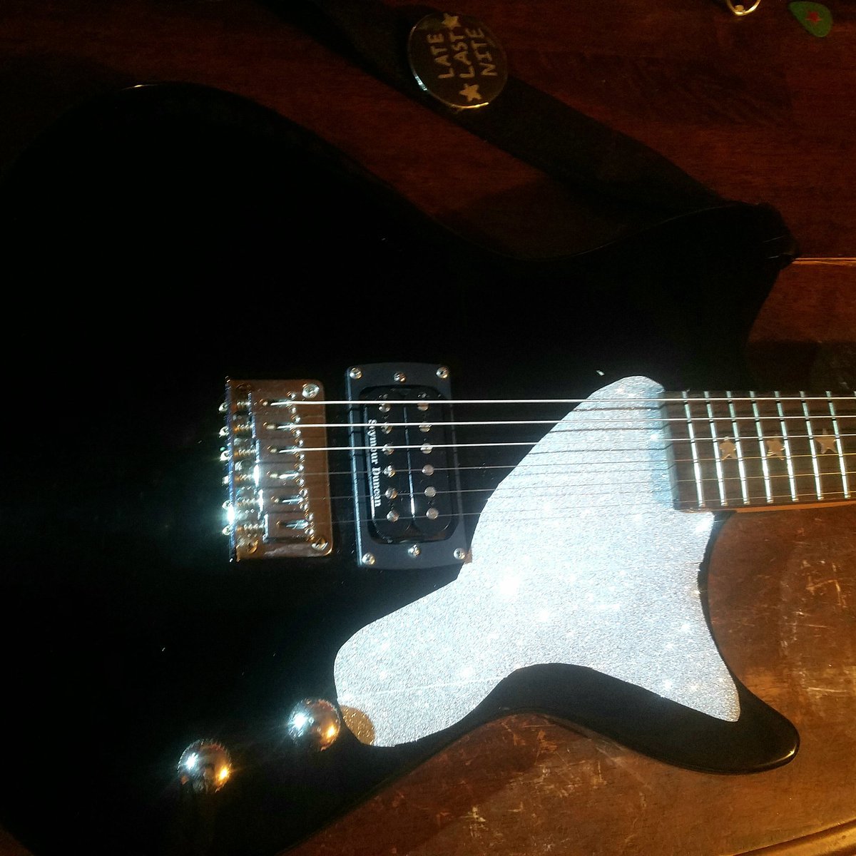 LateLastNitePA's tweet photo. Our newest addition! Custom pickgaurd, a Seymour Duncan Humbucker and Ernie Ball strings!!! #ernieball #seymourduncan #dunloptortex https://t.co/rYSKs6DEWA
