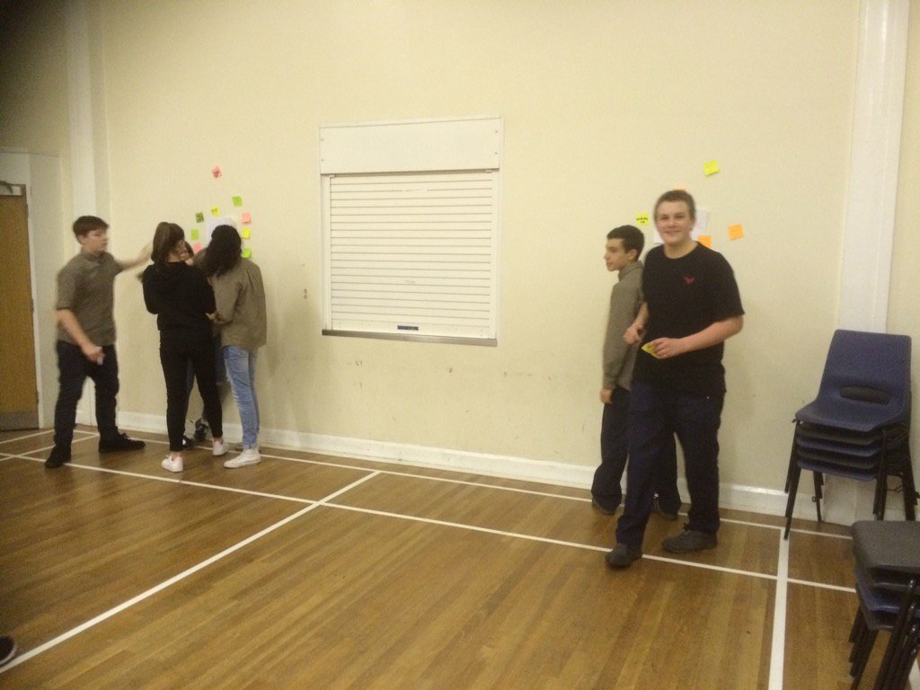 SamSELeic's tweet photo. A few photos from last night's #youshape evening. Snowball fights, cool wall, pledge signed and badges awarded. https://t.co/Fr1UbmdH1g