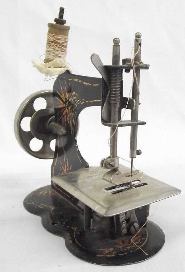 SewingformySoul's tweet photo. Love the antique children’s sewing machines, this one from 1900’s Germany...... https://t.co/K0Ul2z4Cwl