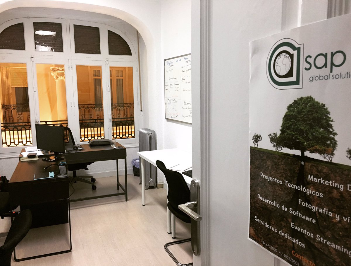 Oscar_delapisa's tweet photo. La soledad de una oficina #asapglobalsolution #empresa #madrid #nuevastecnologias #software #streaming #marketing #publicidad #granvia https://t.co/cbq611NzFI