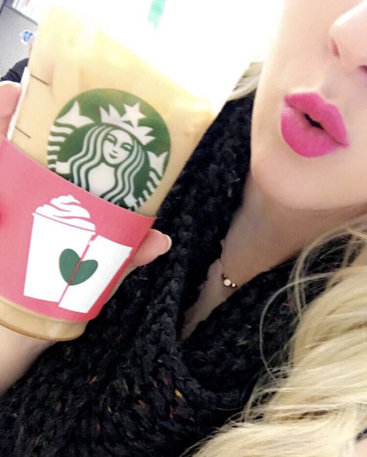 _amandarachelle's tweet photo. But the real shoutout to @Starbucks for my free drink &amp; matching my lipstick today #birthday #basically30 #💋 https://t.co/iWDY4sx6YZ