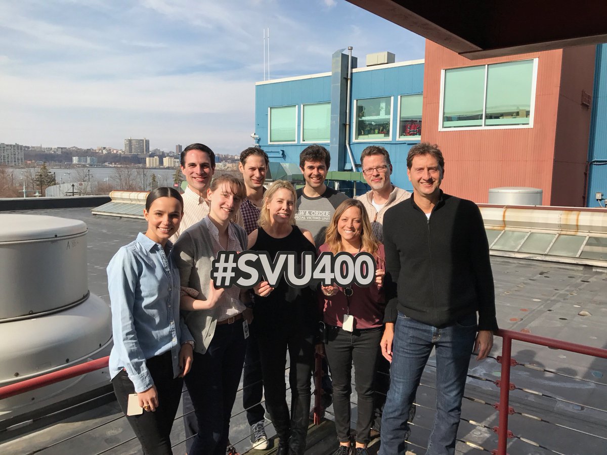 Happy #SVU400 from the writers' room! Who's watching #MotherlyLove tonight? #CecilBHargitay