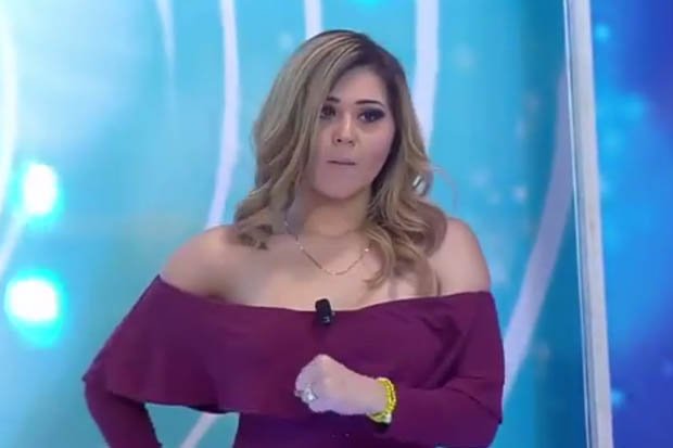 Sexy Presenter Flashes Bum Live Air Major Wardrobe Malfunction
