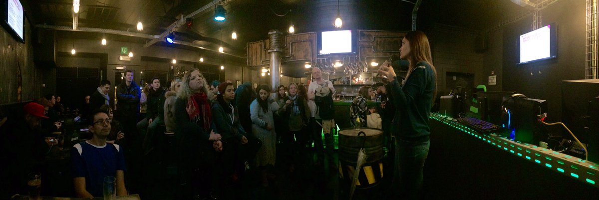 CafeNBxl's tweet photo. C'est parti pour notre Café Numérique sur les femmes dans le monde du gaming! Laure nous présente Interface3! #cafen #cafenbxl https://t.co/drAbj2vqE1