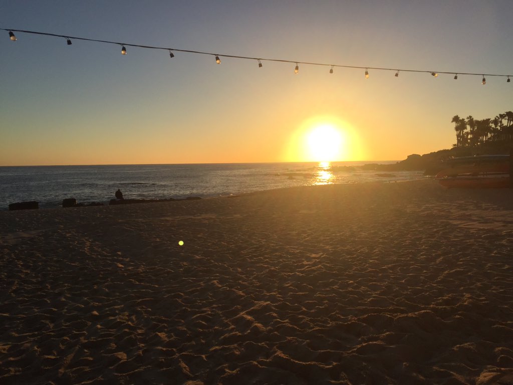 ibeanaidoo's tweet photo. My favorite view at 6am... @moduvated #beachworkout #beachlife #moduvatedtobefit #fitnessmotivation #cabo #sunrise https://t.co/5Gfg3G1NOQ