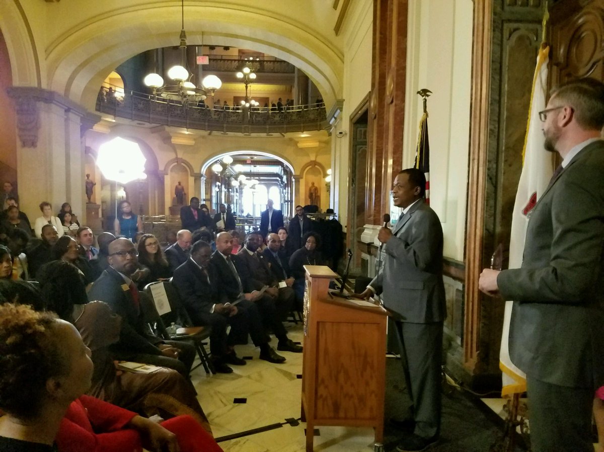 ILTreasurer's tweet photo. Congratulations to Christopher Paul Hamb - recipient of today's #BlackHistoryMonth Outstanding Service in Business Award. #twill https://t.co/5kZY9xfduC