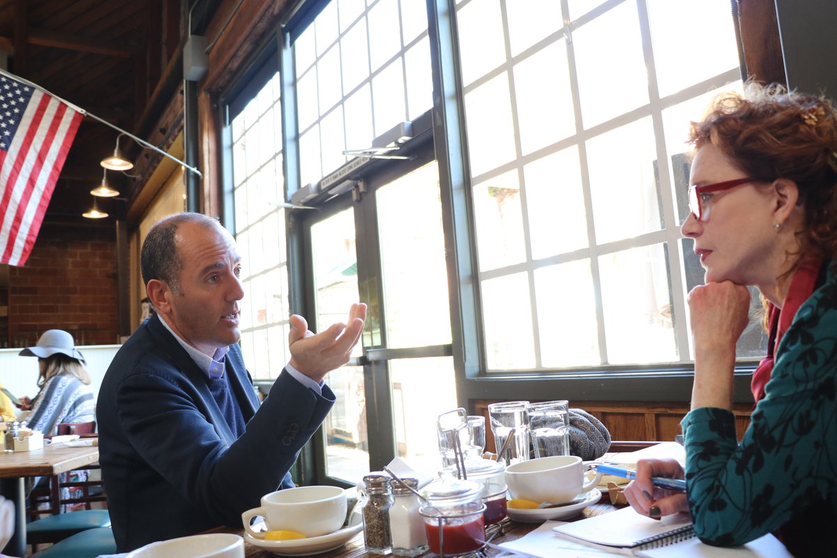 With Antonio Rallo of <a href="/DonnafugataWine/">Donnafugata</a> from #sicily There are more than 70 different #native #grapes on this island! #wine #Italianwine