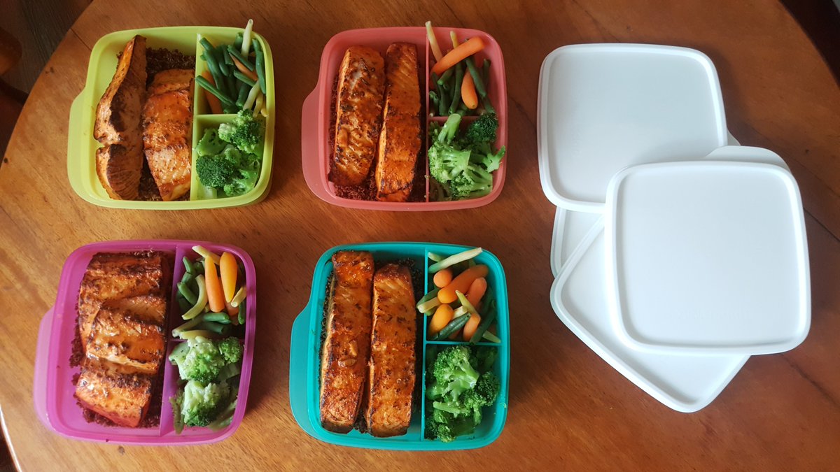 brianopolistv's tweet photo. These bento boxes are amazing at helping me get back on track with healthy meal prep. https://t.co/mda0s8sYMS #tupperlove https://t.co/dNTc1kpaJW