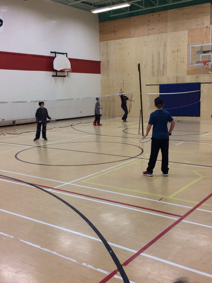 SPJH_PE's tweet photo. Great start to our badminton lunch intramural tournament! Schedule is posted in front of the gymnasium! 🏸@SPJHPythons #SmashTown https://t.co/uEr4f5ZenM