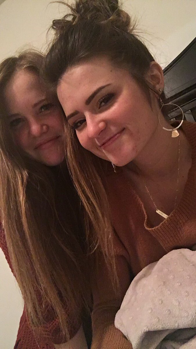 JennieClement1's tweet photo. Happy bday best friend. 💕 https://t.co/LYhyaue2b4