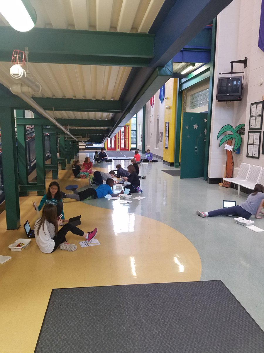 MrsDubovich's tweet photo. We are having a great time exploring with stability and motion using Lego Robotics. #WWSOnetoWorld #roboticsnerd https://t.co/cSpUybekVb
