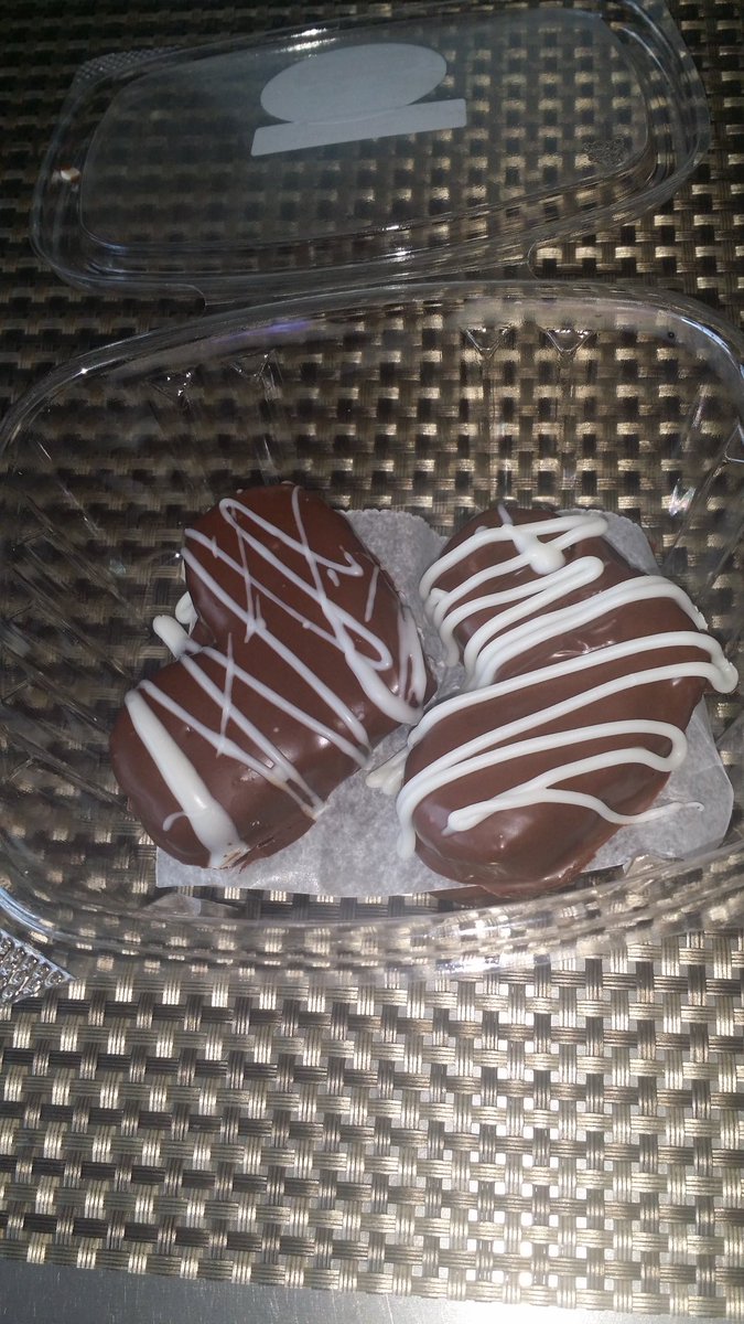 Cheesecakes2001's tweet image. Heart Shaped Oreo Truffles 
only at @Cheesecakes2001 and @HighPointGrocer