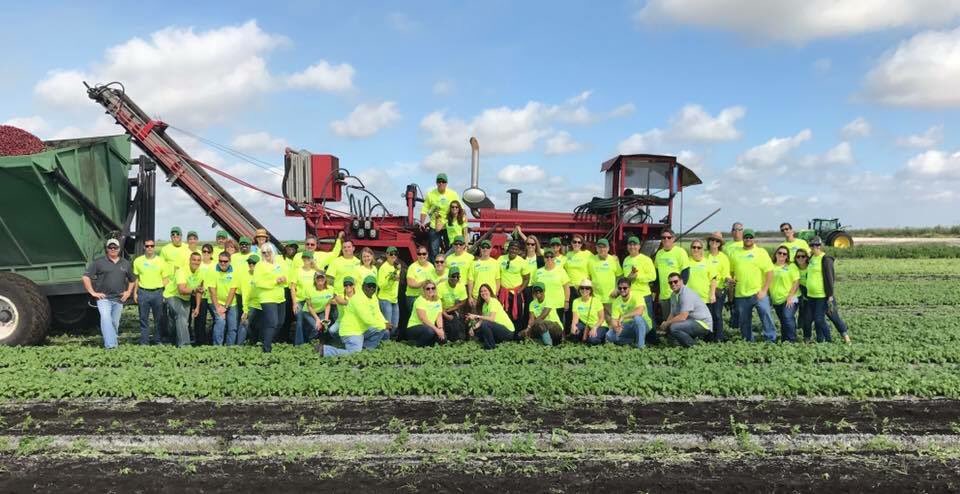 NoelGMartinez's tweet photo. Awesome AG day with @LeadershipPBC Class of 2017.  #inthemuck #2ndbestclass #LPBC2017 https://t.co/R4LCqo3yoX