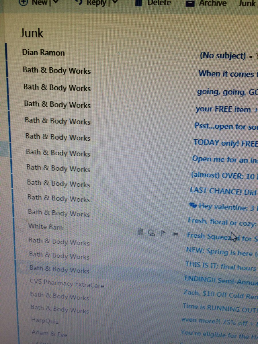ZachDryer's tweet photo. I think I bought a wallflower from @bathbodyworks one time. This is why I will never shop there again. #emailblasting https://t.co/LSKQpP5eiK