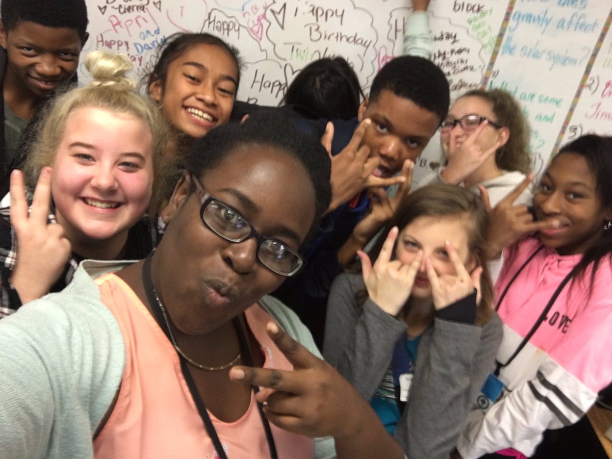 tacuffy's tweet photo. Students left so many awesome birthday wishes on my board. https://t.co/34fAY8JWaL