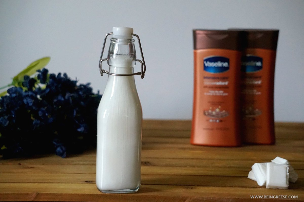 Reese22's tweet photo. #ad Keep your skin moist and supple with this simple homemade hand soap recipe!  https://t.co/j3FevfiDL8  #CocoaRadiant @VaselineBrand https://t.co/8AlJDTdeh4
