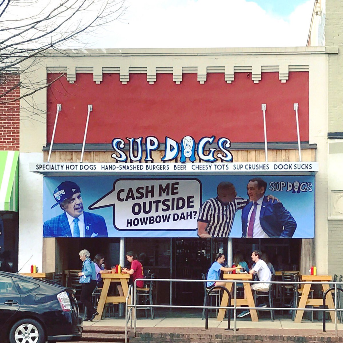 SupDogsUNC tweet picture