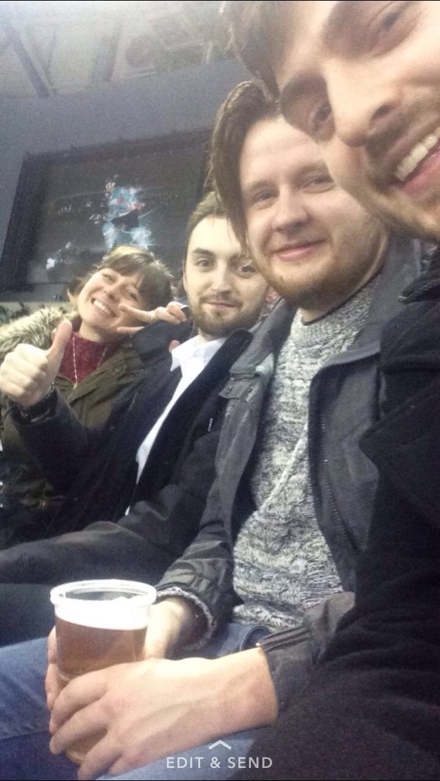 #GiantSelfie cut me and I bleed Giant