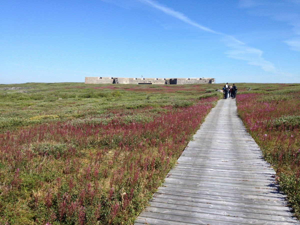 TravelManitoba's tweet photo. Itβs a party times two! As Canada celebrates 150, Prince of Wales Fort celebrates 300: https://t.co/3ciCa0uYPF #exploremb #explorecanada https://t.co/cZPIYigmg3