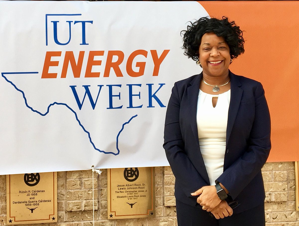 cpsenergy's tweet photo. CEO @Paula_GW on panel now to talk about the Changing Consumer-Utility Relationship. #UTEW @UTEnergyWeek https://t.co/w4IWDC5duY