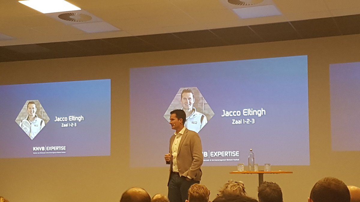 hanspoppelaars's tweet photo. Dat was een prima Kenniscongres Betaald Voetbal vandaag. Veel collega's gesproken &amp; goede presentaties gezien, thanks @KNVBExpertise! #KBV17 https://t.co/XRUiegqllW
