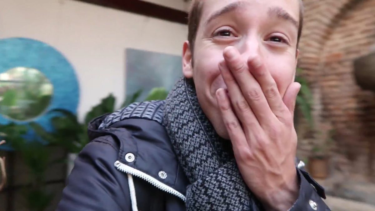 bestcelopics's tweet photo. david siendo un meme ahre https://t.co/bQ5cfLRmJG