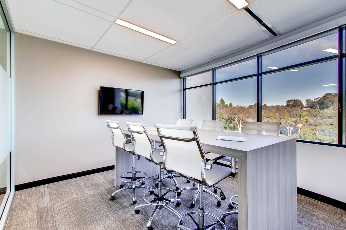 AvantiWorkspace's tweet photo. Set up shop where you feel most comfortable &amp; work at your leisure. When you’re done, just grab &amp; go! https://t.co/b5jQcX6Rkm #coworking #SD https://t.co/szZBGvfOG3