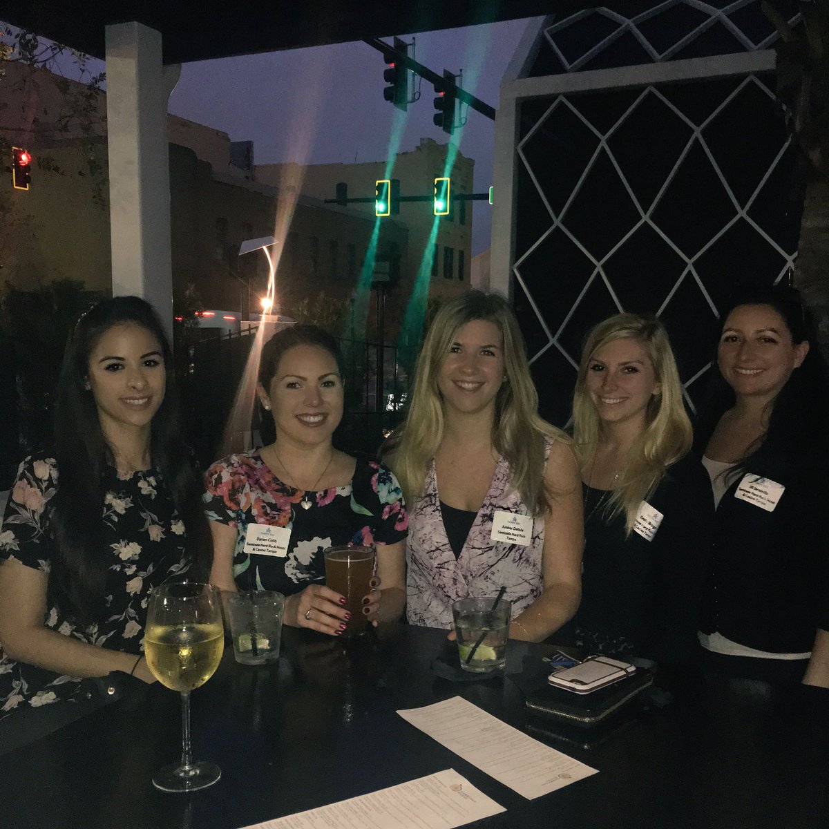 DarienShirley's tweet photo. Great mid work week networking at @Franklin_Manor for @VisitTampaBay's Business By The Bay! Love these ladies 😍🍻 #UnlockTampaBay #PR https://t.co/kJvryrH8W7