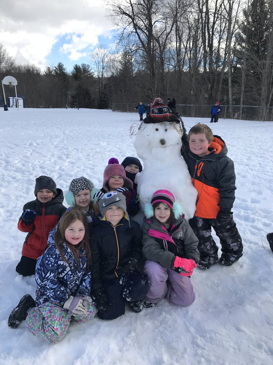 WESBlueDevils's tweet photo. Fresh #snow makes for a #fun #recess #vermontkids #vted #WESBlueDevils https://t.co/p31TZb1ILI