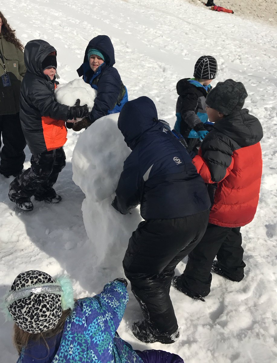 WESBlueDevils's tweet photo. Fresh #snow makes for a #fun #recess #vermontkids #vted #WESBlueDevils https://t.co/p31TZb1ILI