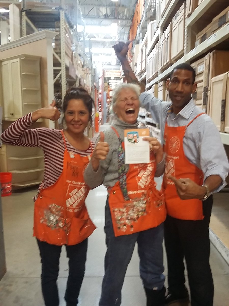 WTG Carrol D24!! Delivering #ORANGEPROMISE to customer in paint LTSA!! Awesome Job!!