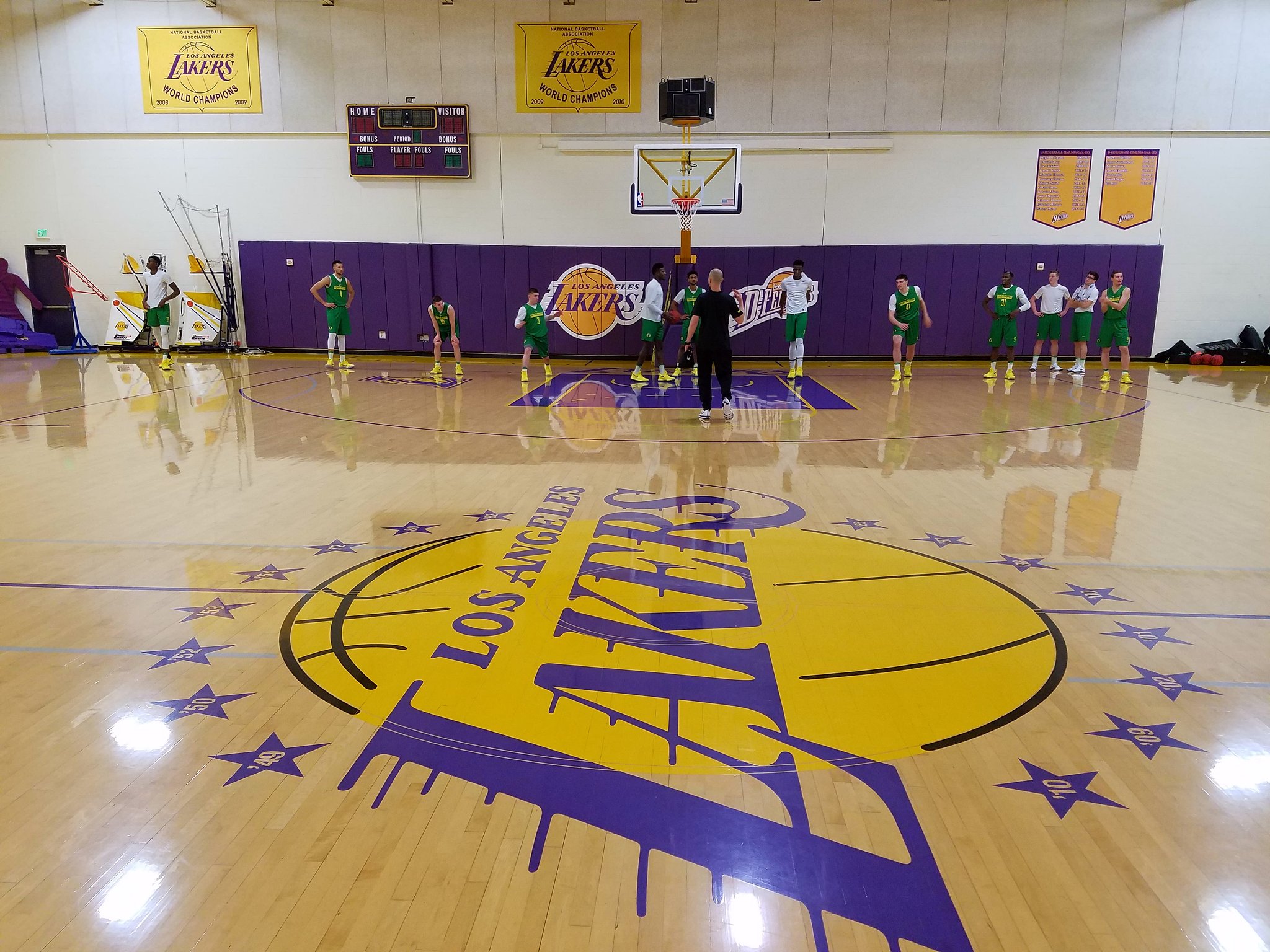 Oregon Men S Basketball On Twitter Ducks Getting Stretched
