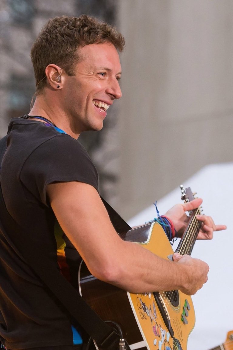 coldplaysmiling's tweet image. ft. chris martin - march 2016