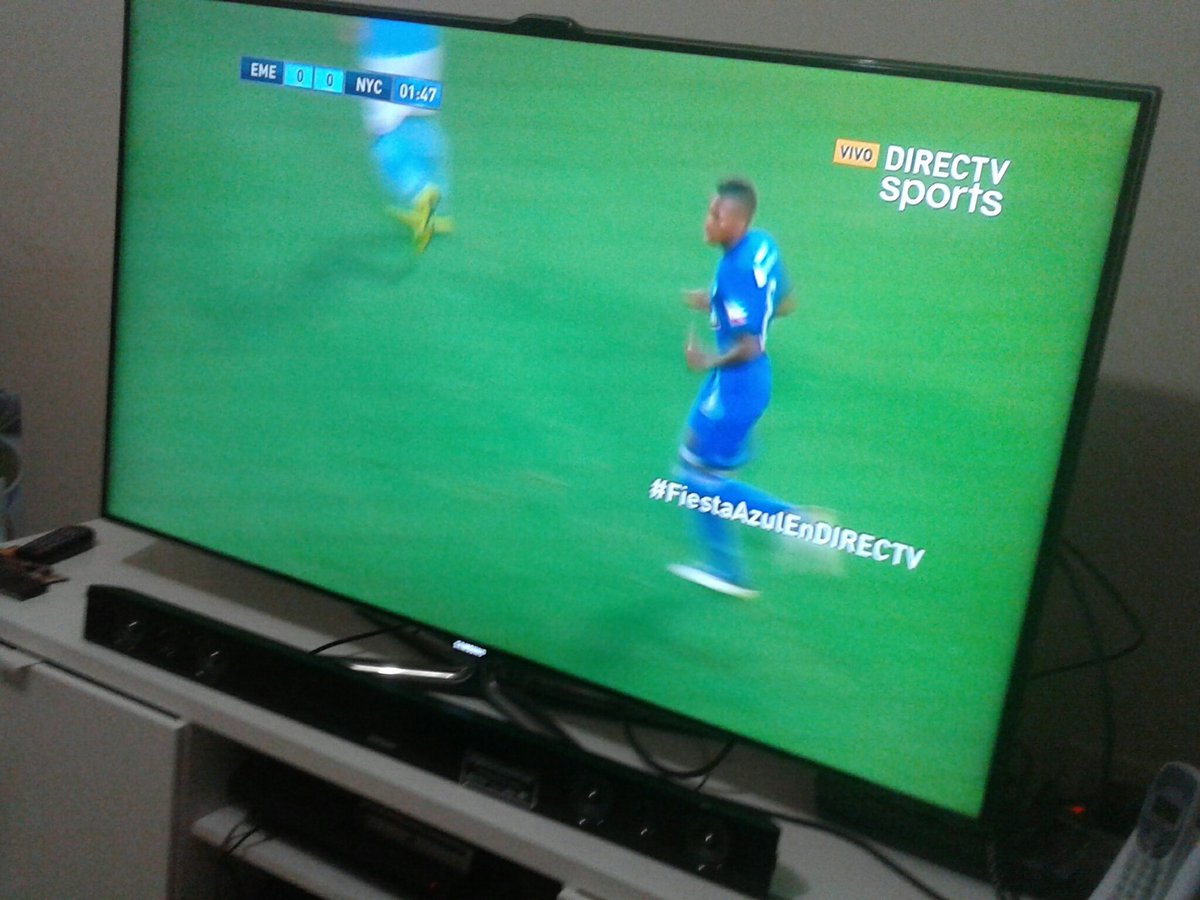 BriggitteRodri8's tweet photo. #FiestaAzulEnDIRECTV
Emelec😍con la.mejor transmisión https://t.co/Q8TAMBzWka