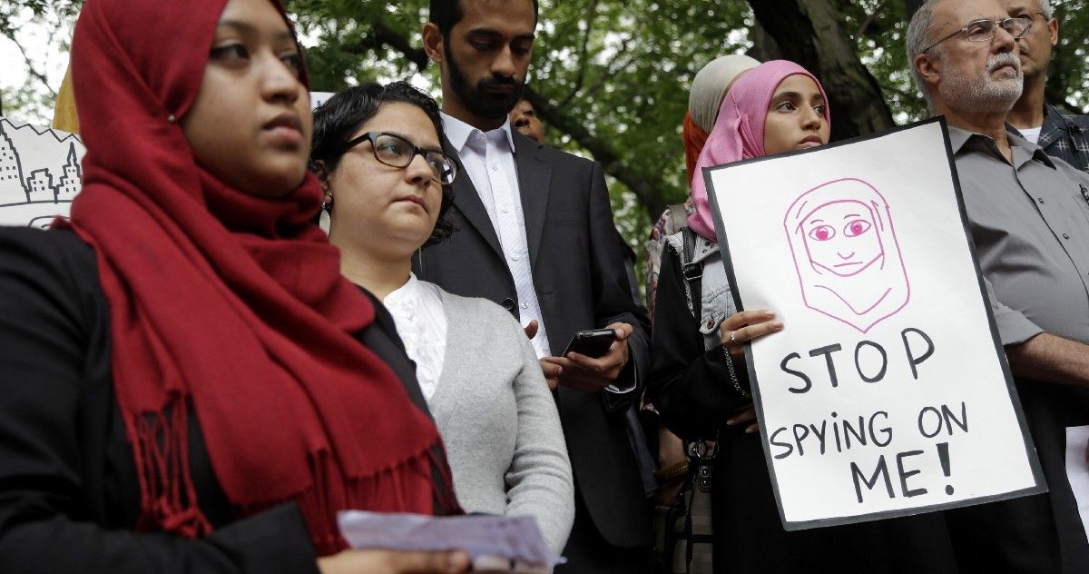 stillspying's tweet photo. Do you want your local police helping FBI to spy on Muslims?
I didn't think so.
https://t.co/ZTp1O1flK4
Join us to STOP #TrumpINTELPRO https://t.co/uvMjRjOjS9