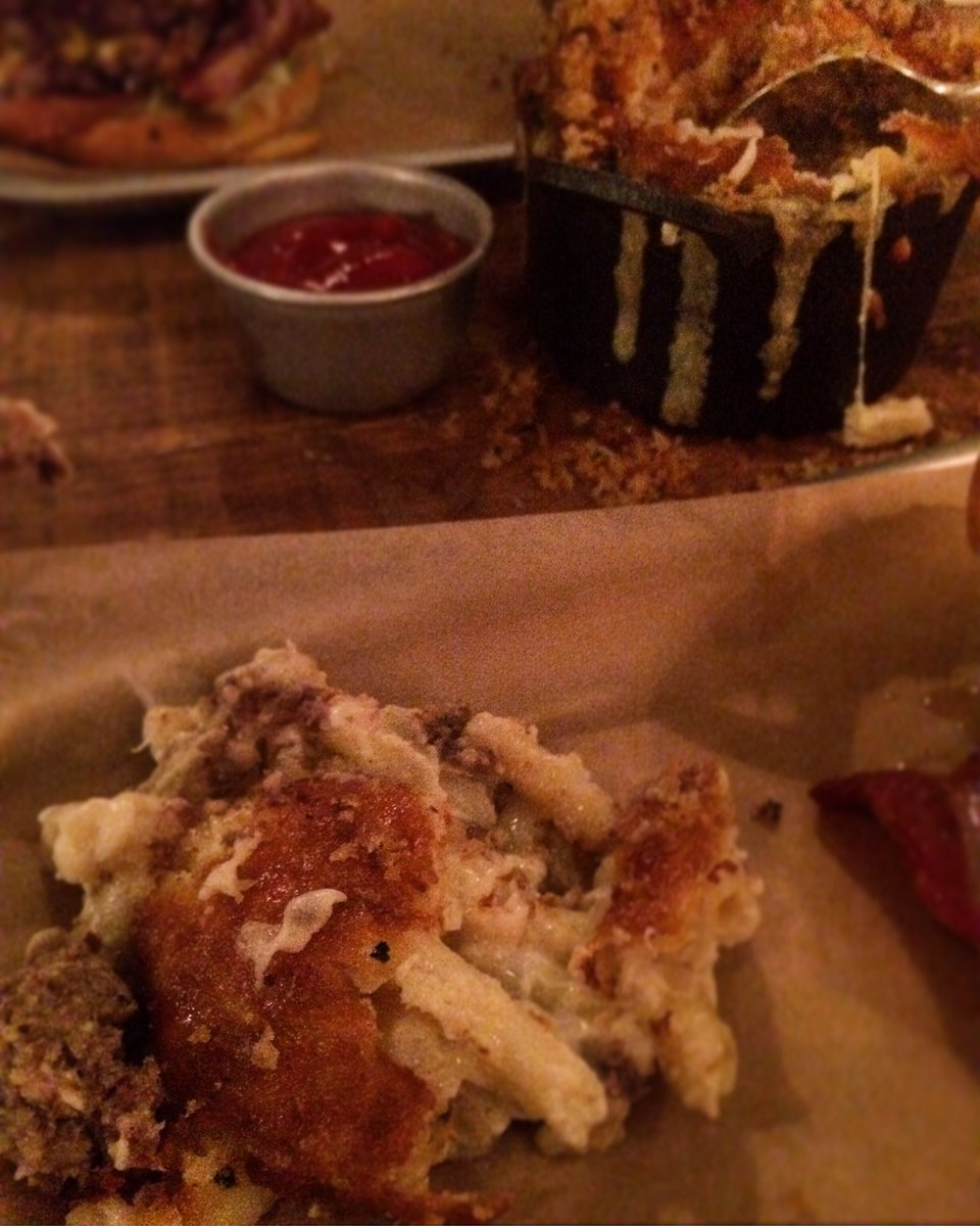 Three Bees tweet media