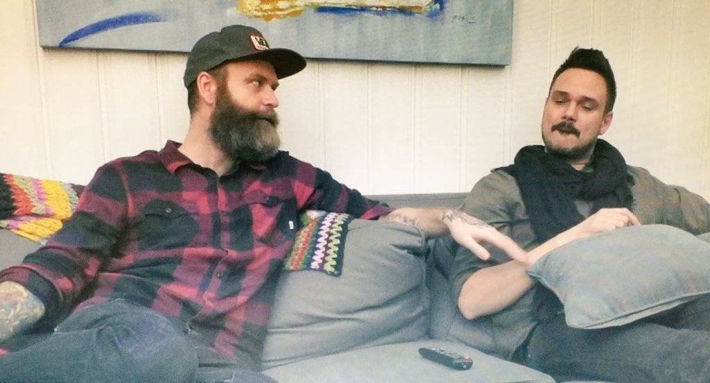 nrksofa's tweet photo. Lurer du på hvordan det går med @TorePetterson i #farmenkjendis? Torsdag 20.25 er Tore og Adam tilbake  i @nrksofa med masse latter! #NRK1 https://t.co/CBSTZrhbLX