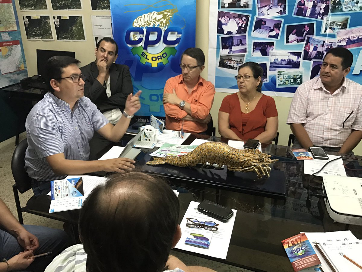 LeoBerrezueta's tweet photo. Mantuvimos reunión con la Cámara de Productores de Camarón de El Oro para conocer sus necesidades  e inquietudes. #TrabajamosMachala https://t.co/rQqIUby5ZT