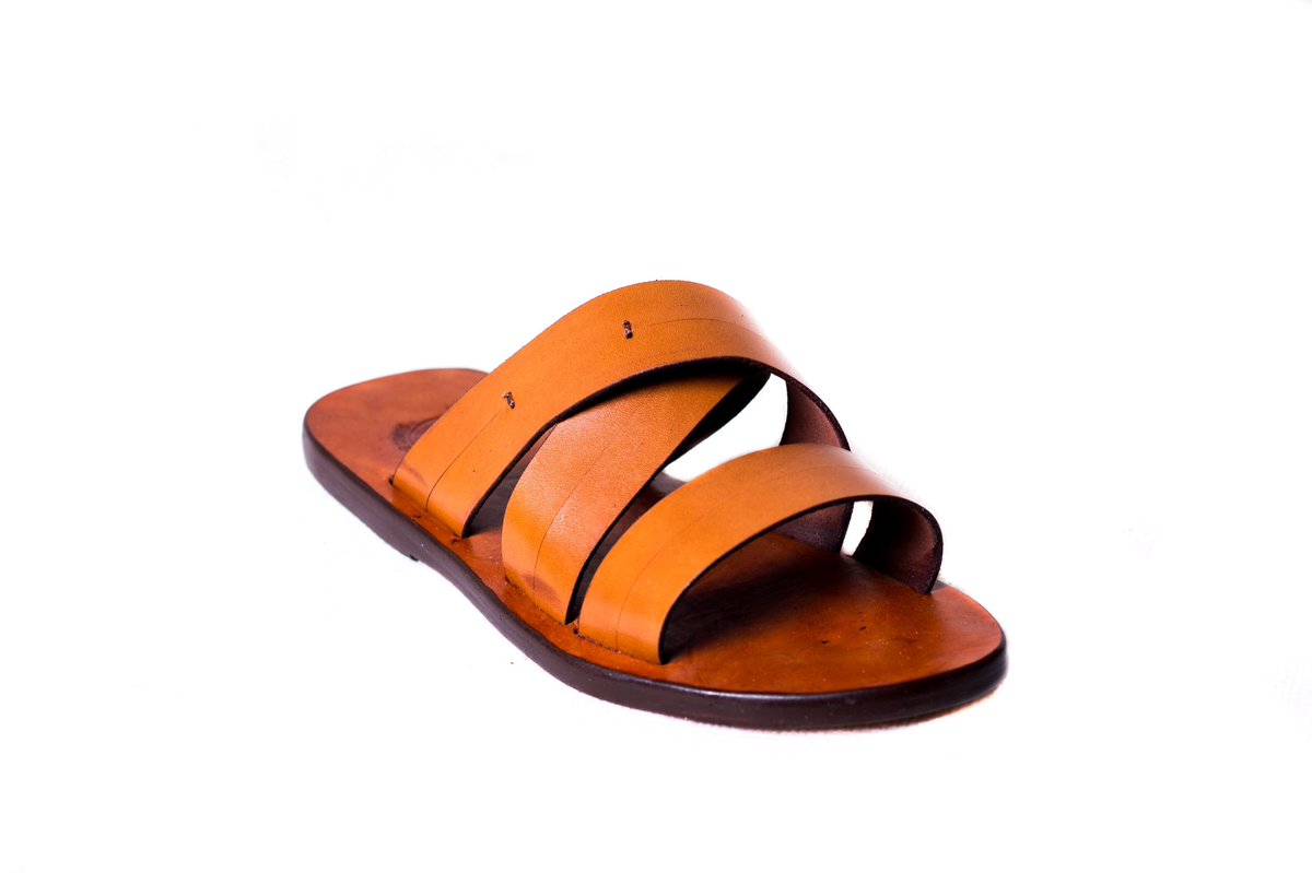 313EkoShoes's tweet photo. it's classy it's pure leather. Our #sandalcrushwednesday goes to the "2 stitch slippers" ✨✨
Available for order. 
https://t.co/GCPvZFnlv3 https://t.co/pFruyYC58Y