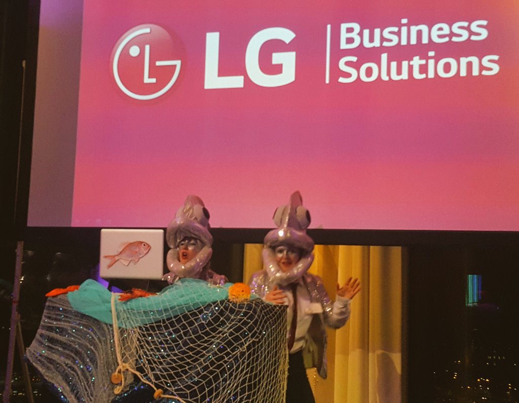 PioneerGroup_AV's tweet photo. This is fin-tactic! First #fishco we've ever been to and we're loving it! @LGUK_B2B #ise2017 #avtweeps https://t.co/0i3s6hrFy3