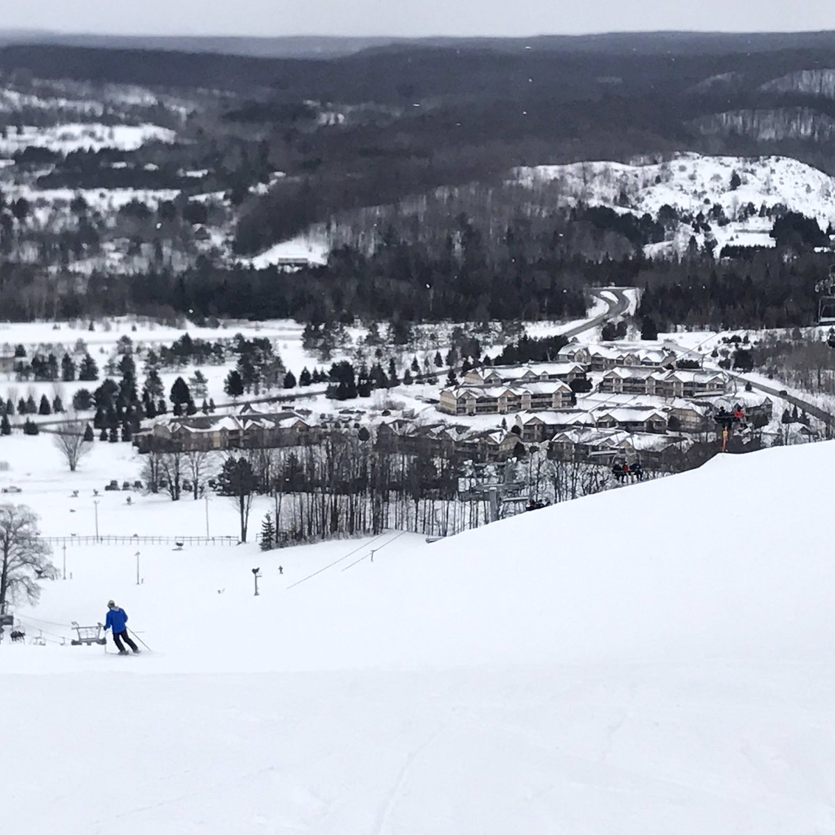 crawf_kelsey's tweet photo. Winter playground #PureMichiganSnowDay #MidwestMoment https://t.co/lWxwyVqE64