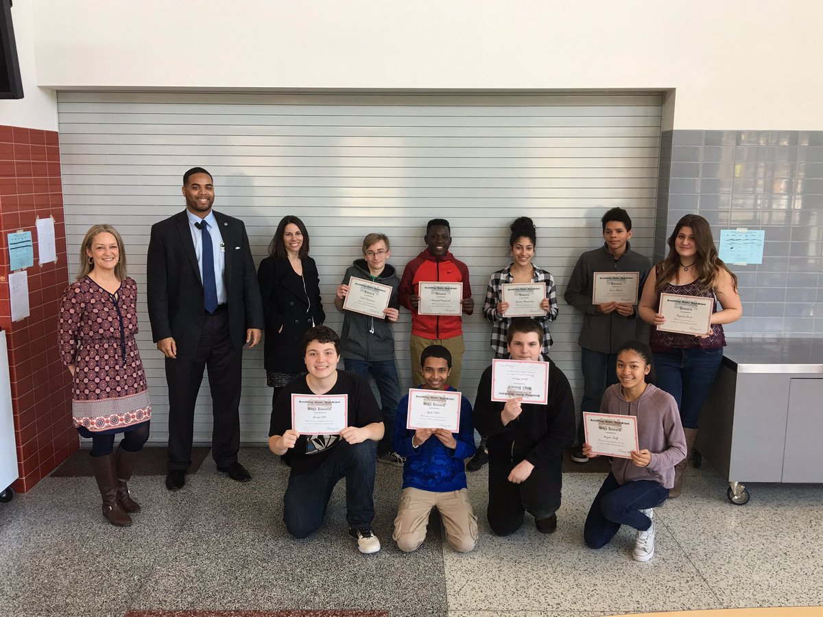 draetown's tweet photo. Class of 2020!! These students received Honors and High Honors!! #pioneerpride @DrJessHuizenga @RealPioneerFam @SHSstucopride https://t.co/9OxRR7EBaH