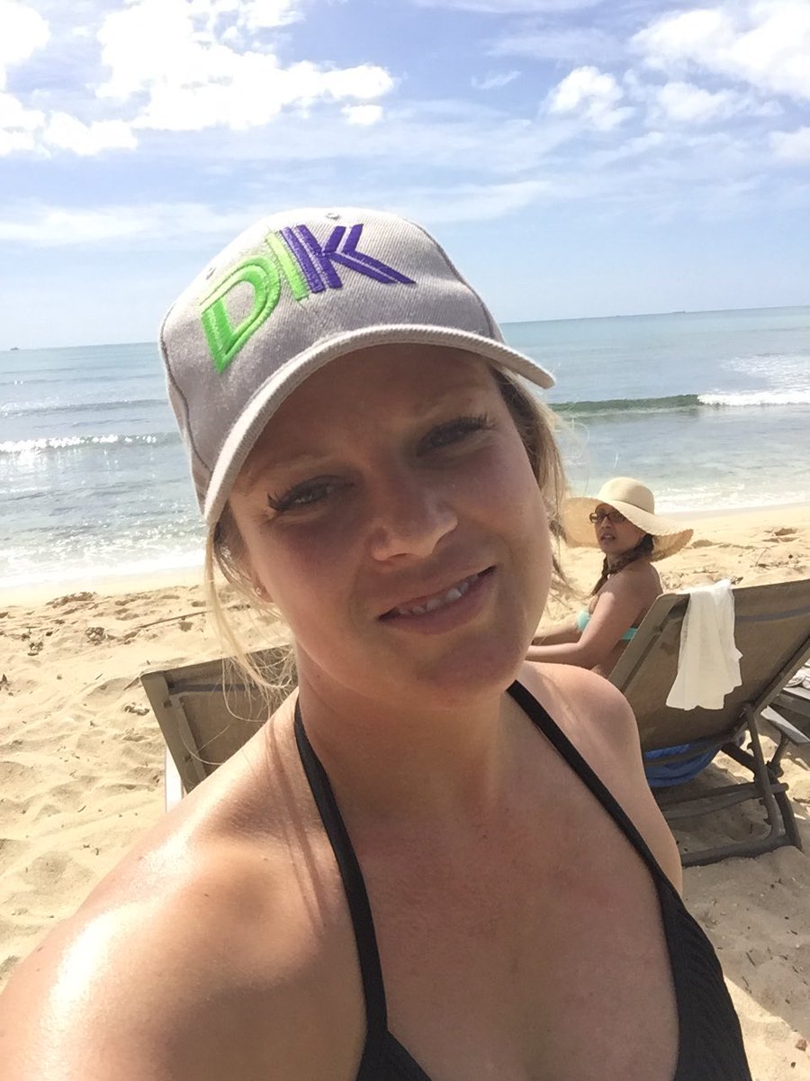 nixs6454's tweet photo. Diks in Hawaii! #diknation @Insanity_Ball #sunshinefordays #ladydiks https://t.co/OaHXvAWfjg